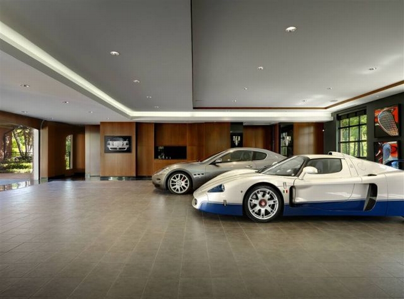 Luksusowe garaże i niesamowite auta